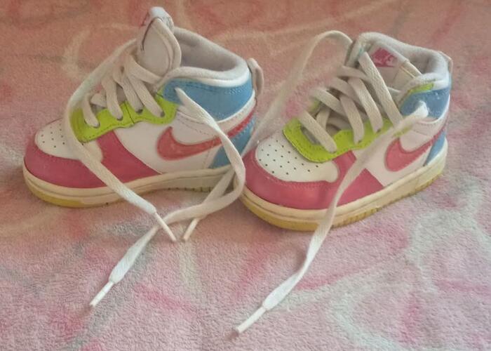 Grajewo ogłoszenia: Sprzedam buciki Nike rozmiar 21 za 30zł dla dziewczynki